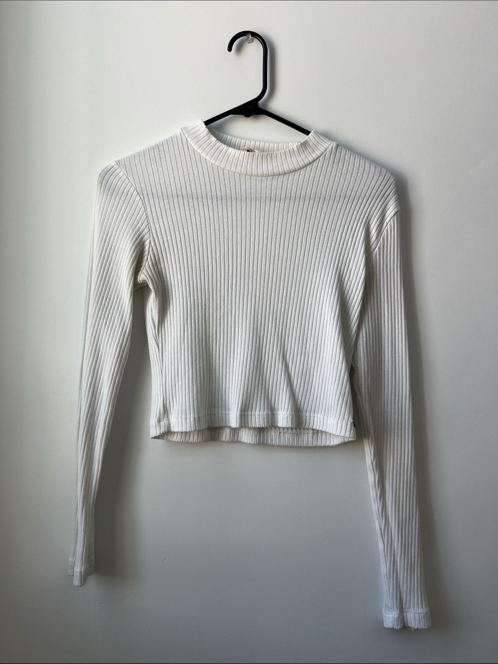Roxy White Ribbed Long-Sleeve Crop Top